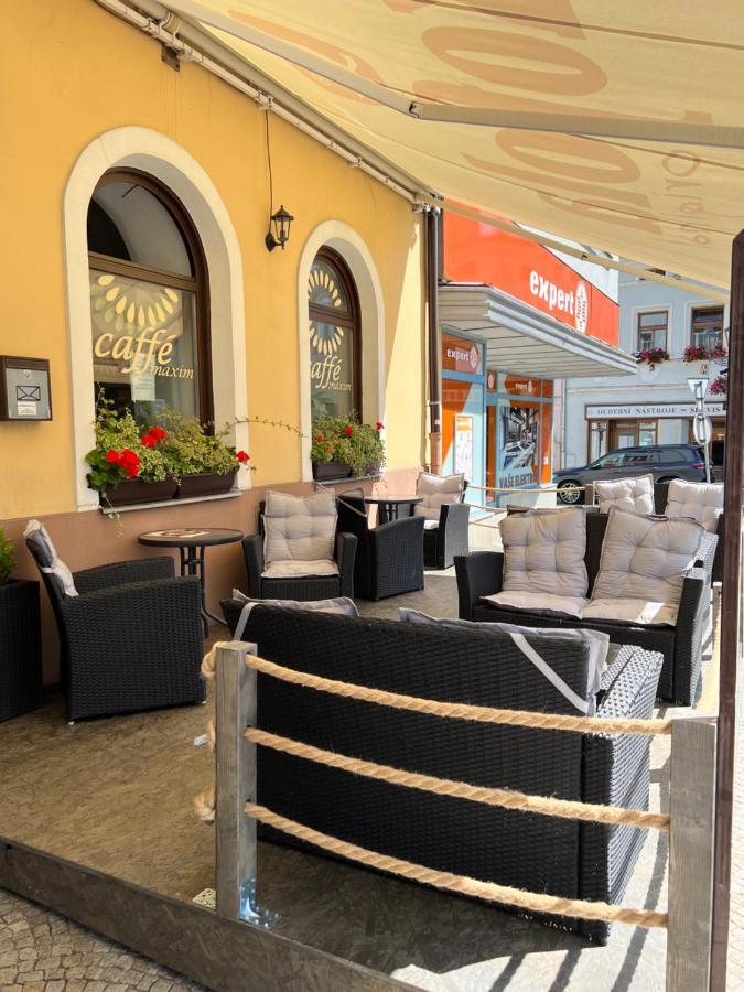Hotel Maxim Frýdek-Místek Екстериор снимка