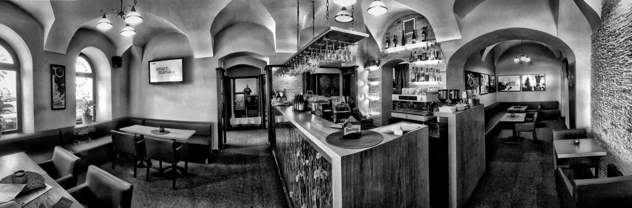 Hotel Maxim Frýdek-Místek Екстериор снимка