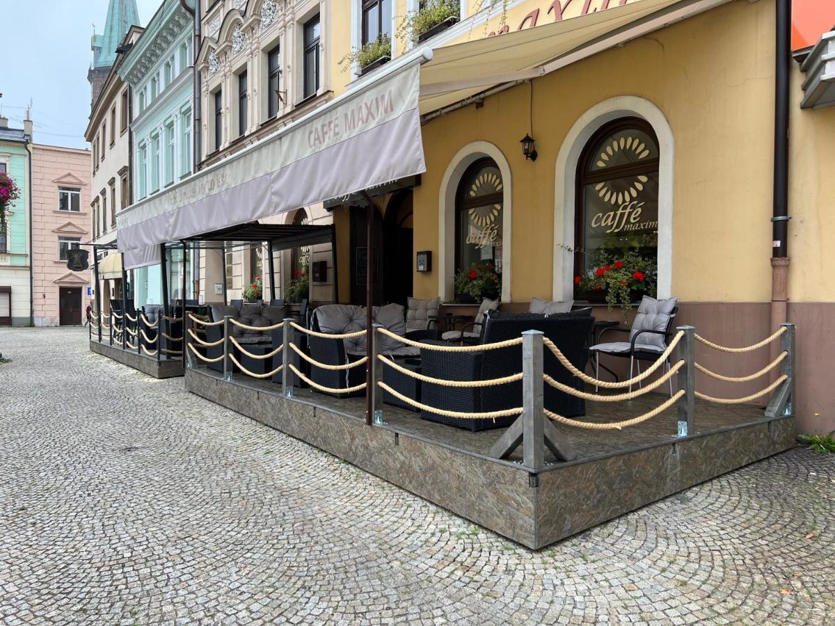 Hotel Maxim Frýdek-Místek Екстериор снимка