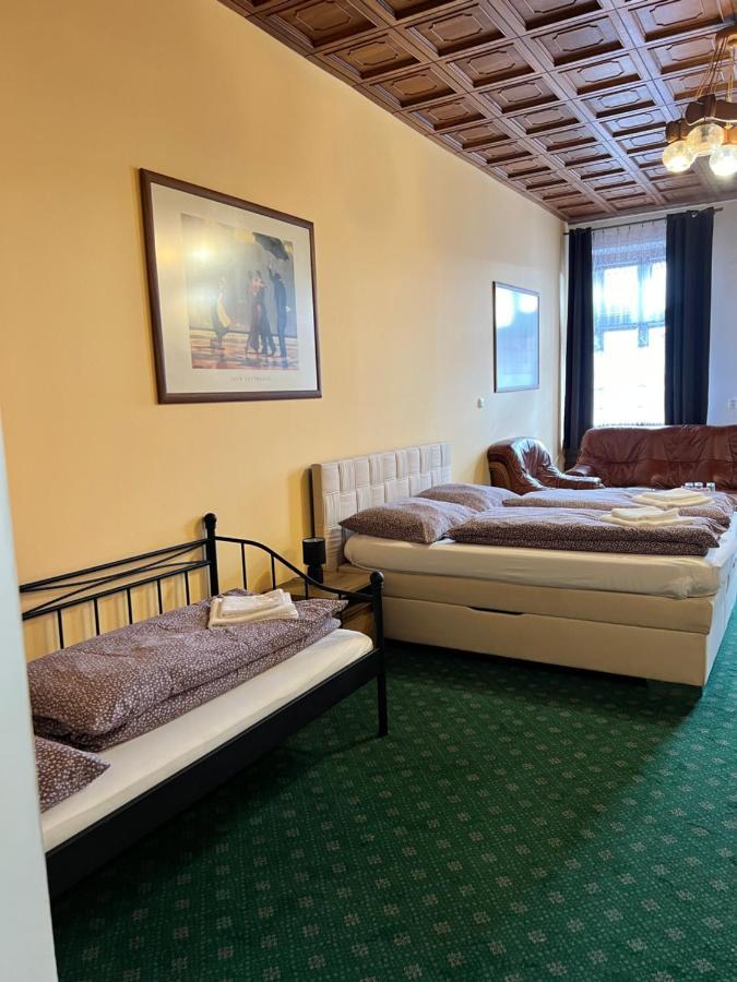 Hotel Maxim Frýdek-Místek Екстериор снимка
