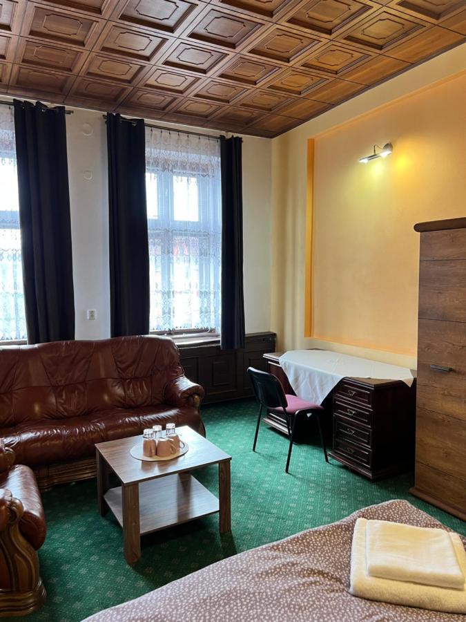 Hotel Maxim Frýdek-Místek Екстериор снимка