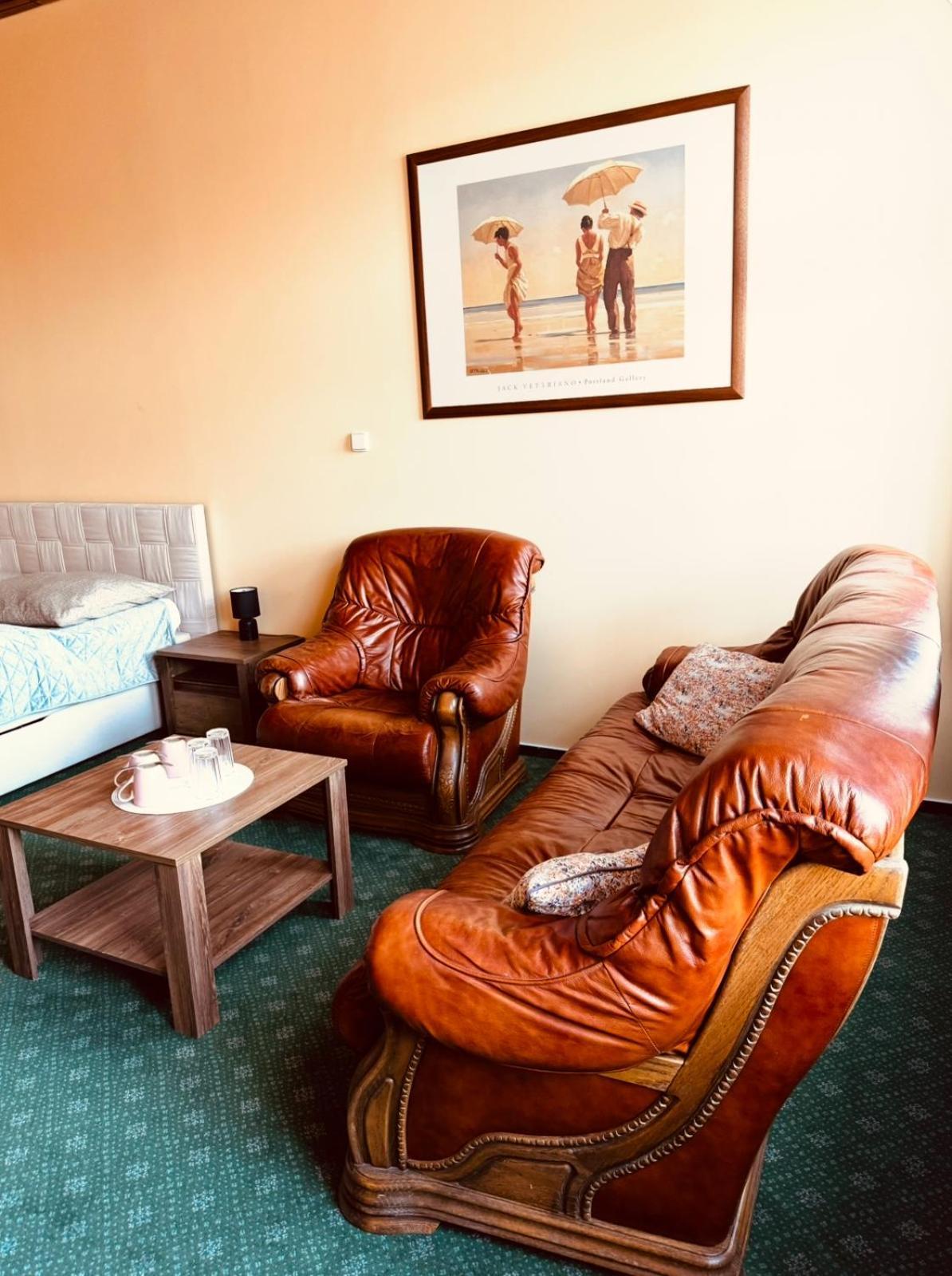 Hotel Maxim Frýdek-Místek Екстериор снимка