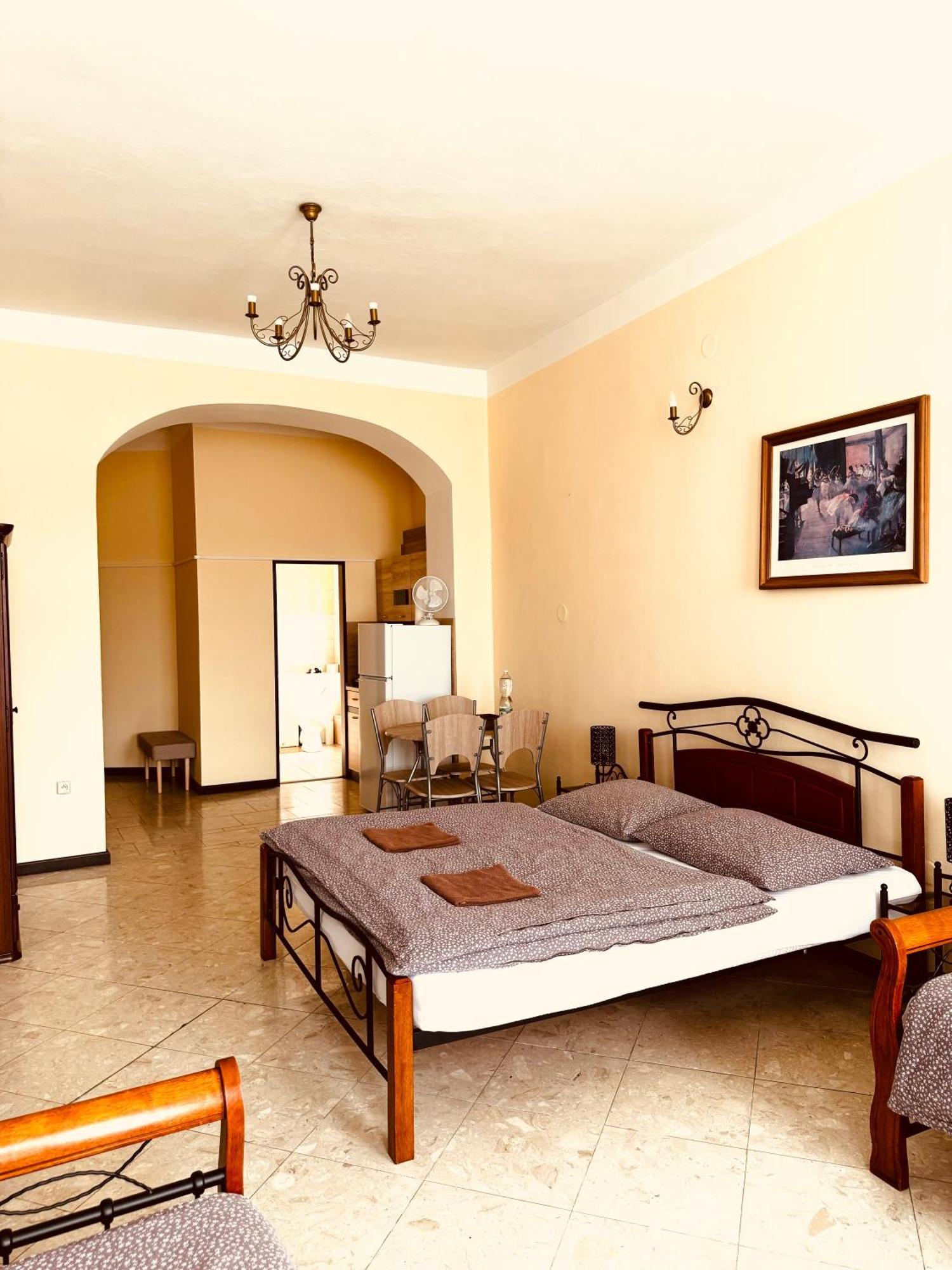 Hotel Maxim Frýdek-Místek Екстериор снимка