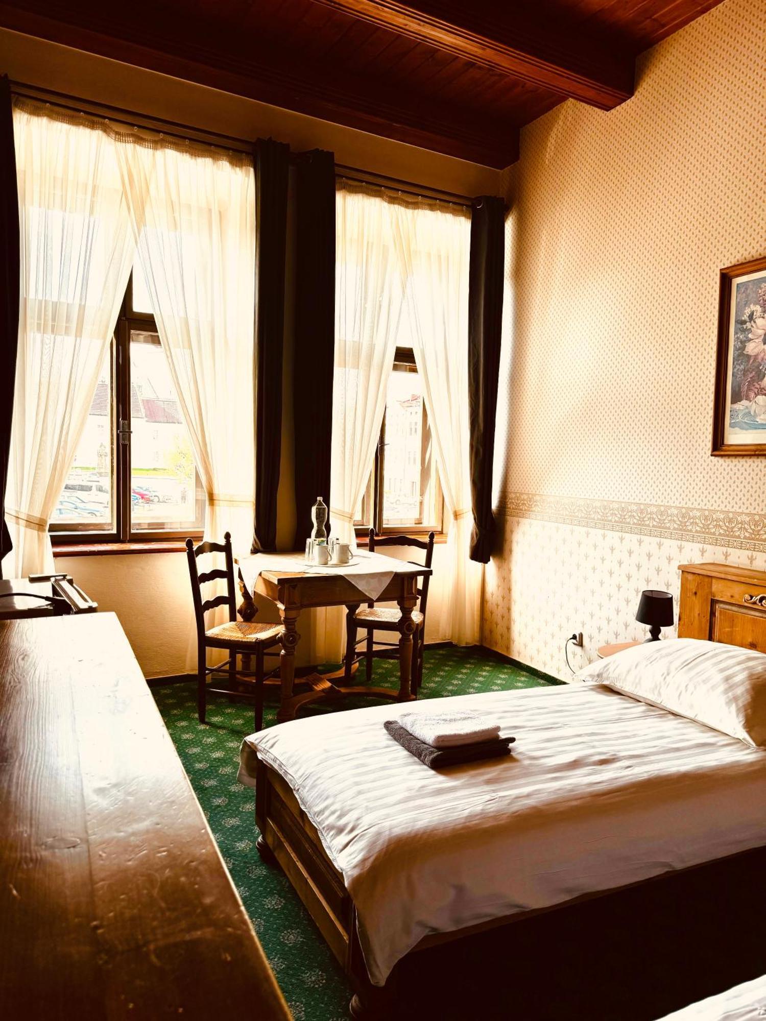 Hotel Maxim Frýdek-Místek Екстериор снимка